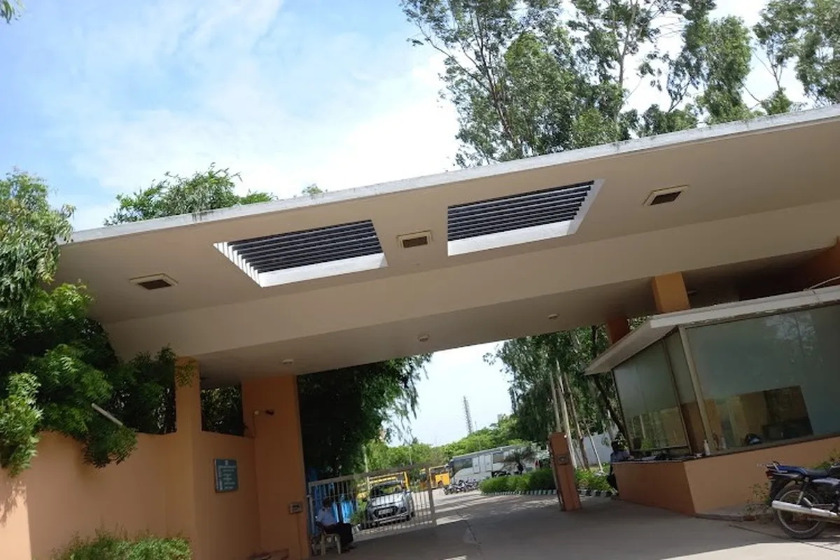 Apollo Arts and Science College, Chennai campus - Image 1