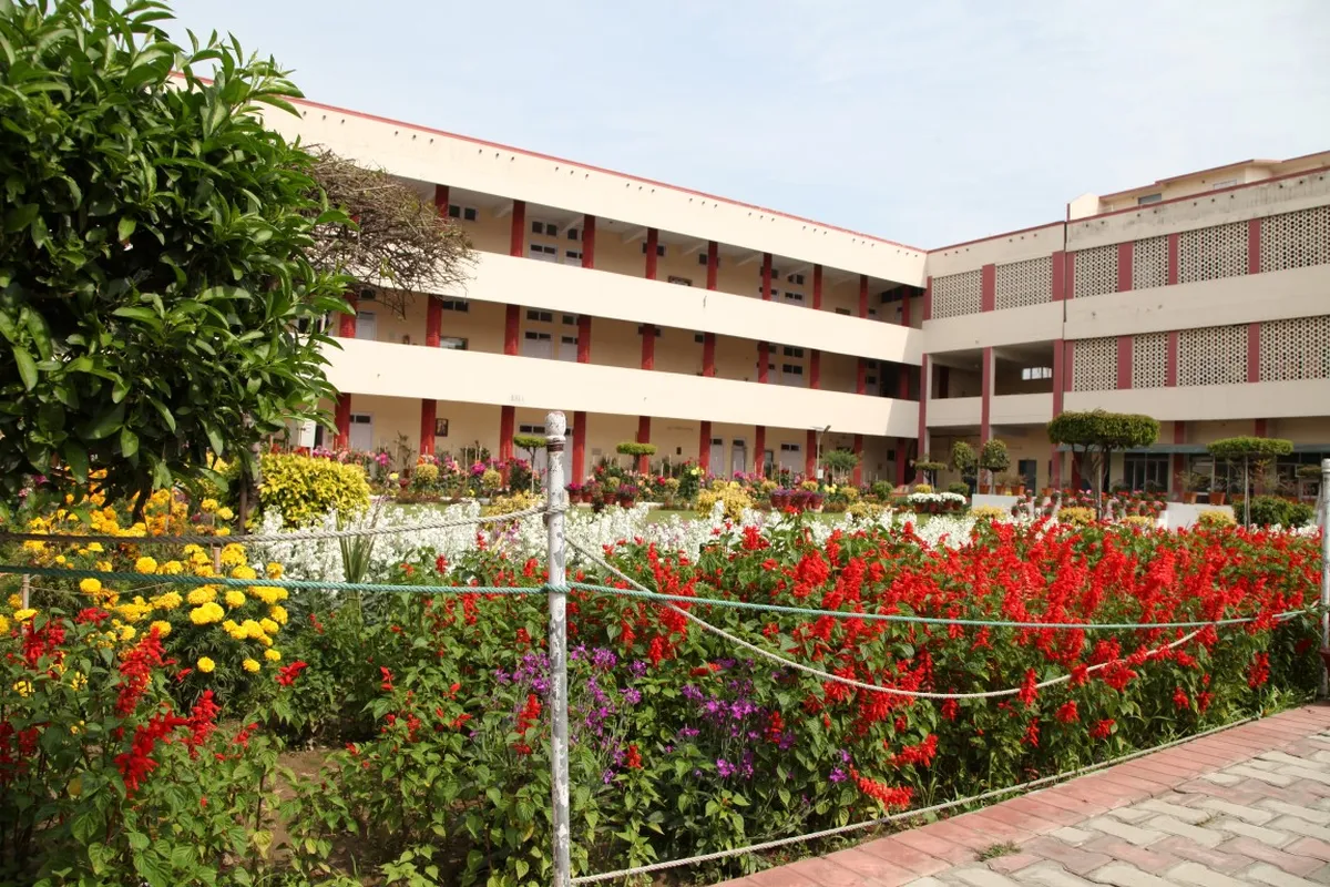 Guru Nanak Khalsa College, Yamuna Nagar campus - Image 6