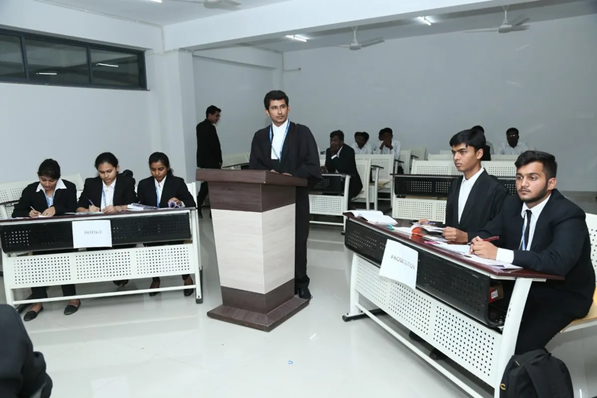 KLE Society's Law College, Bangalore campus - Image 5