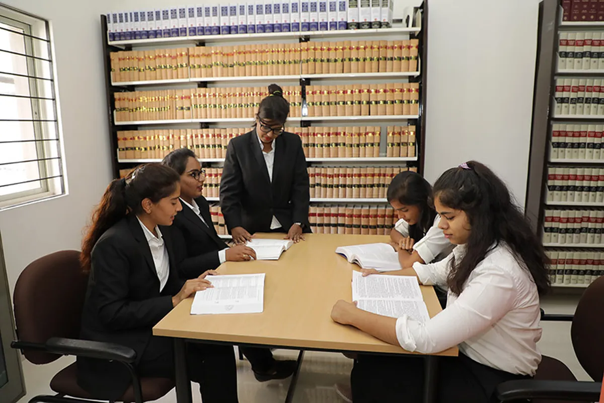 KLE Society's Law College, Bangalore campus - Image 6