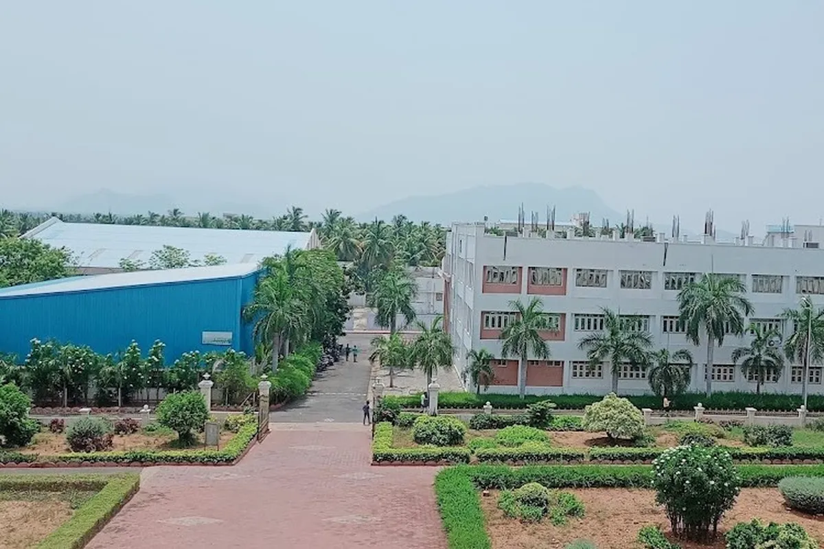 Mahendra Engineering College, Namakkal campus - Image 5