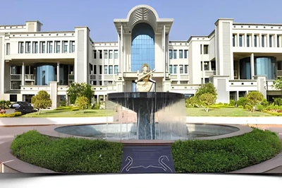 Manav Rachna Online (MRU Faridabad) logo