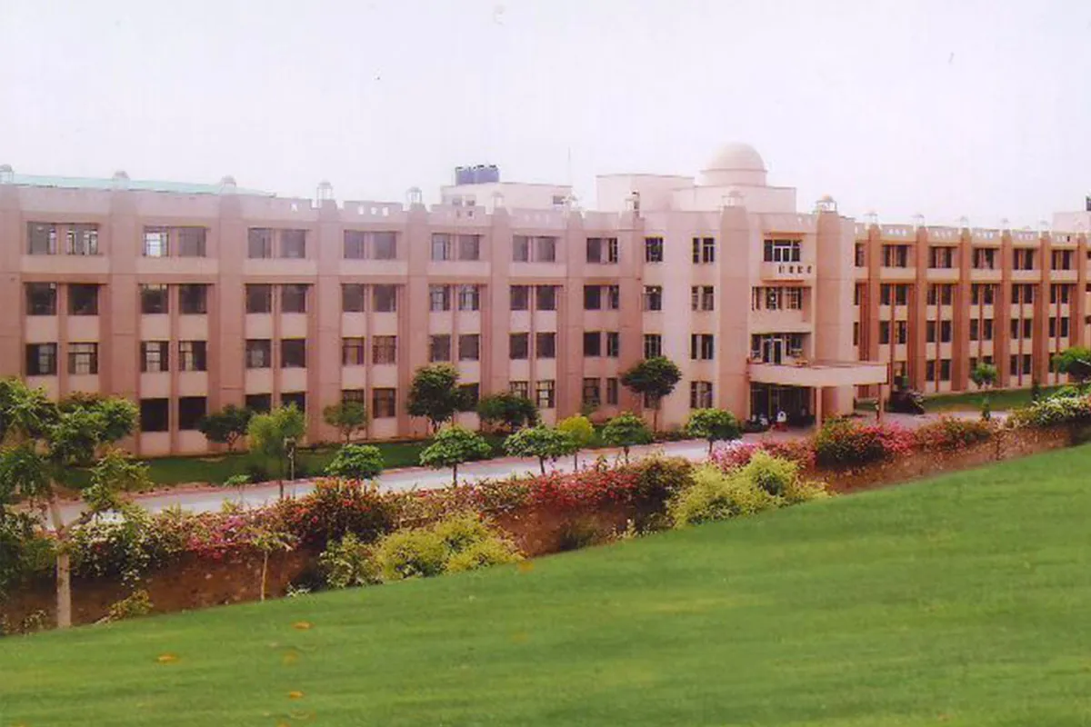 Rajas Dental College and Hospital, kavalkinaru, Tirunelveli campus - Image 2
